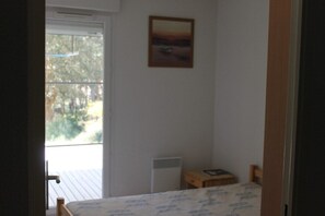 Room - Les Chardons 26 (MOLIETS ET MAA)