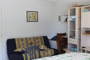 Room - Les Chardons 26 (MOLIETS ET MAA)