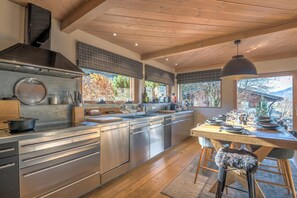 Fridge, microwave, oven, dishwasher - Chalet du Mont Charvin - Welkeys (Praz-sur-Arly)