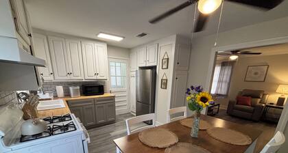 Quaint, updated, clean and conveniently located 2-bedroom Mid-town hub city home