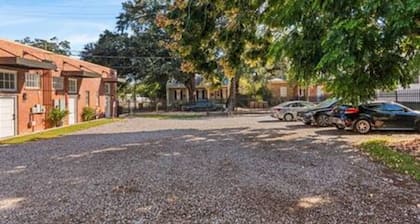 Downtown Mobile Pets Ok Walkable Secure Parking