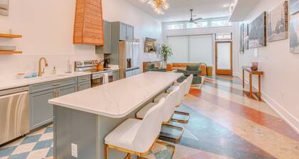 Steps to Everything! Downtown + Secure Parking, Walk to Cruise Ships & Amtrak