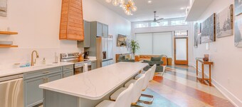 Steps to Everything! Downtown + Secure Parking, Walk to Cruise Ships & Amtrak