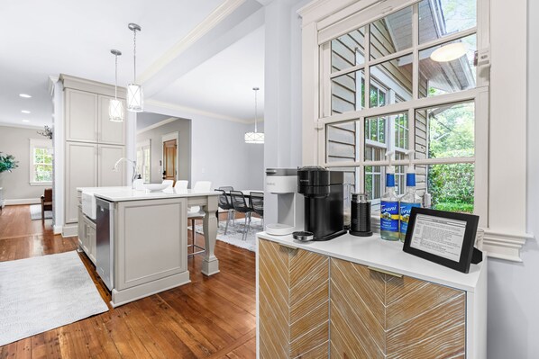Interior - A remodeled Chapel Hill retreat — walkable from UNC and Franklin Street (Chapel Hill)