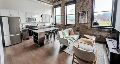 Sleepover | Modern 1BD/1BA Loft - Newton