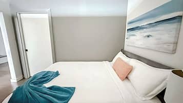 Schreibtisch, Bügeleisen/Bügelbrett, kostenloses WLAN, Bettwäsche