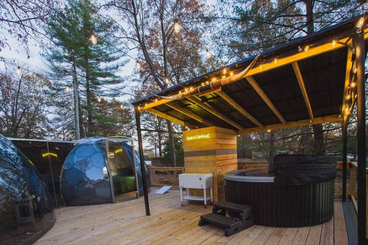 Tina de hidromasaje al aire libre