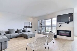 Televisie en een kantoor