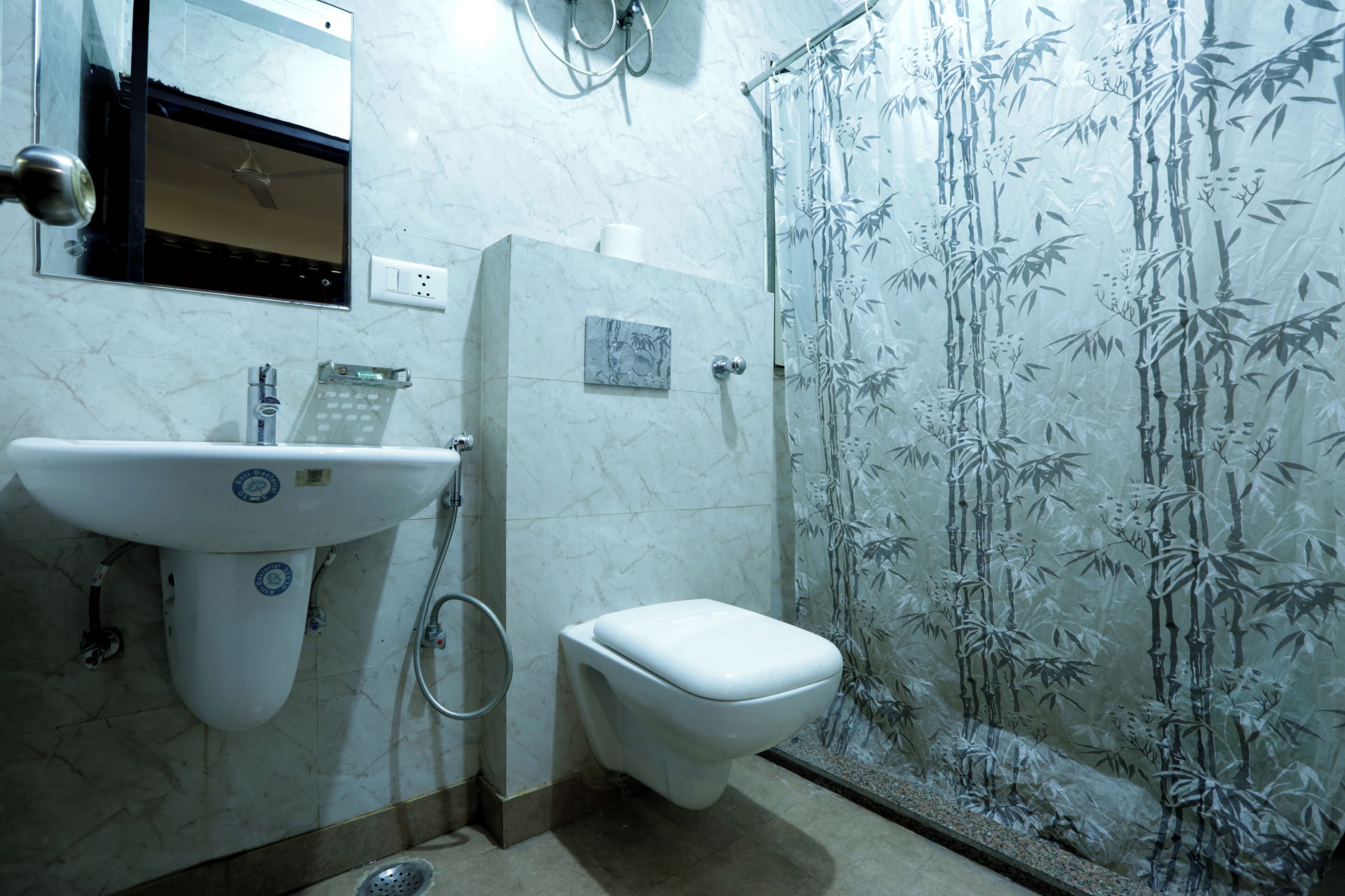 Superior-Doppel- oder -Zweibettzimmer | Badezimmer | Dusche, kostenlose Toilettenartikel, Haartrockner, Bidet