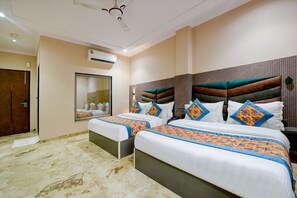 Superior Quadruple Room | Premium bedding, pillow-top beds, individually decorated - Hotel Edisson View (New Delhi)