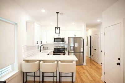 3-bedroom house in marvelous Newark with cool AC