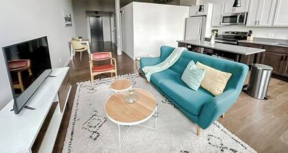 Sleepover | Radiant 1BD/1BA Loft - Newton