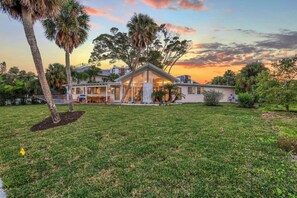 Exterior - Heated Pool & Waterfront Haven with Kayaks, Steps to Lido Beach & St. Armands Circle (Lido Key)
