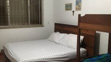 5 bedrooms, iron/ironing board, free WiFi, bed sheets