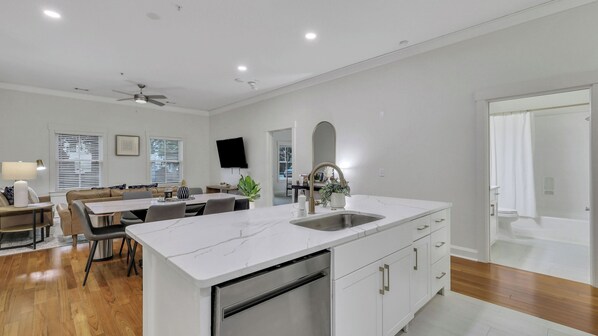 2 Bedroom ADA Suite | Private kitchen | Full-size fridge, oven, coffee/tea maker, cleaning supplies - The Juliette by AvantStay (Savannah)