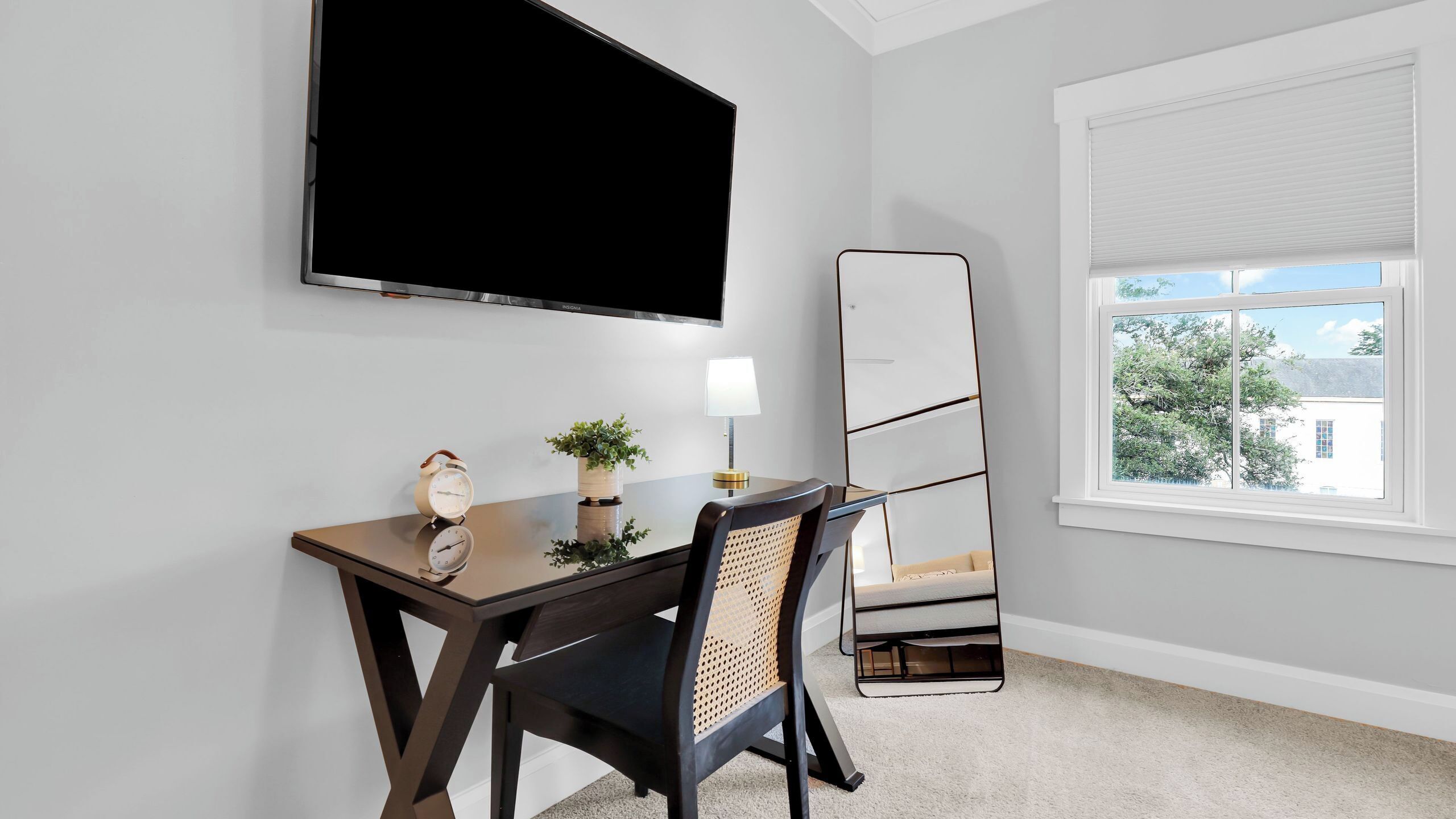 Casa (2 Bedrooms) | Escrivaninha, espaço de trabalho para notebook, berços grátis