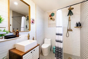 Shower, hair dryer, towels, soap - 'Belt of Venus' Modern Bungalow w/ Dome, Spa, & 5 Acres of Private JT Views (Twentynine Palms)