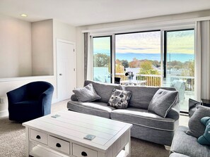 Smart TV - Beautiful Townhouse Minutes from Beach Dog Friendly (Bethany Beach)