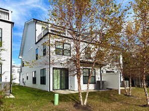 Exterior - Beautiful Townhouse Minutes from Beach Dog Friendly (Bethany Beach)