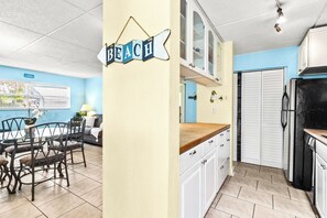 Dining - Pet-Friendly Cocoa Beach Condo in a Peaceful Neighborhood 🌴 (Cocoa Beach)