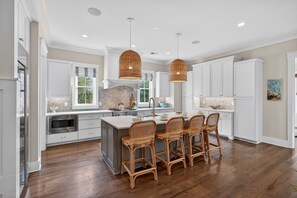 Fridge, microwave, oven, stovetop - Spacious 6-bedroom home on IOP! Close to island amenities and private pool! (Isle Of Palms)