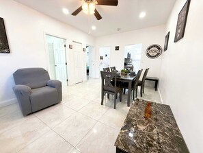 Interior - The Green Wave | Walk to Beach & Restaurants, Sleeps 6 (Hollywood)