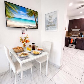 Dining - 1BR Beach Apartment • Steps to Bars and Dining (Hollywood)