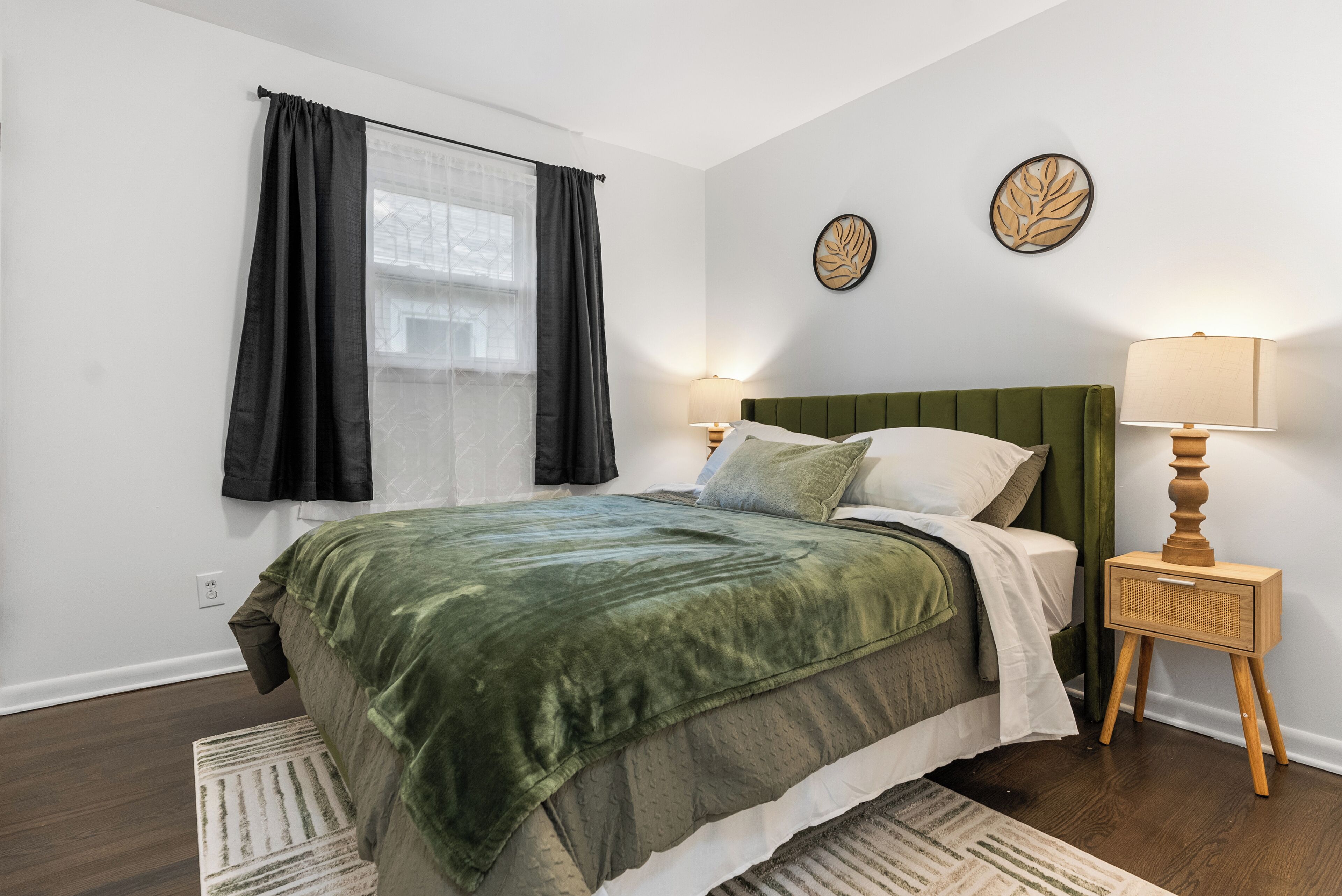 Iron/ironing board, Internet, bed sheets