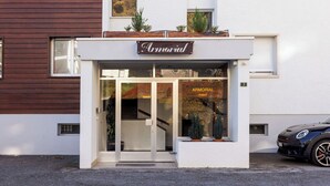 A modern building with a sign reading "Armorial". - Cosy apartment for 4 people with WIFI, TV, balcony and panoramic view (Bluche)
