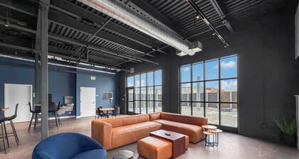 Sleepover | Spacious 1BD/1BA Loft - Newton