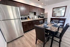 Fridge, microwave, oven, stovetop - Walk to Beach & Restaurants• Cozy 1BR + Sea View (Hollywood)