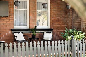 Property grounds - Charming 2Bed Home Near Cafés & Racecourse (Hamilton)