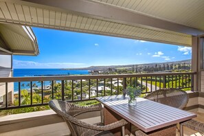 Outdoor dining - Kapalua Ridge Villas | Ocean Views, Grass Lawn | KBM Resorts | 2 Units, 3 Bedrooms | ML-2516 (Lahaina)