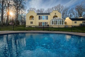 Pool - Stunning 5BR Oasis | 3-Acre Estate & Gorg View (Oyster Bay)