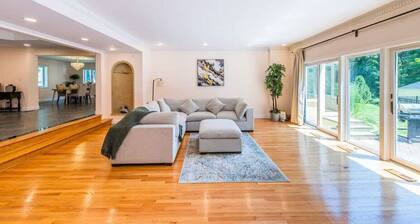 Stunning 5BR Oasis | 3-Acre Estate & Gorg View