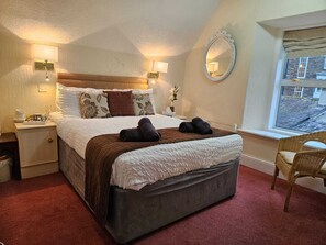 Deluxe Double Room | Individually furnished, desk, laptop workspace, free WiFi - Ambleside Guest House (Ambleside)