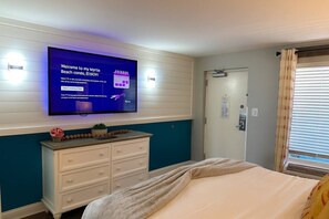 1 bedroom, desk, WiFi, bed sheets - The Soaring Seahaven (Myrtle Beach)