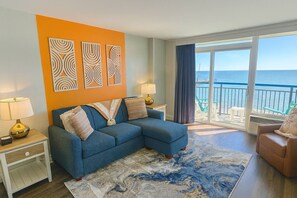 TV, fireplace - The Soaring Seahaven (Myrtle Beach)