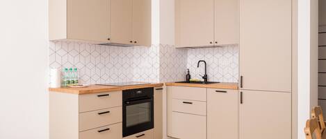 Réfrigérateur, four, plaque de cuisson, lave-vaisselle