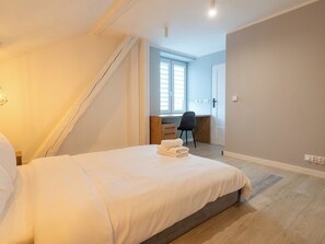 مكواة/لوح كي وواي فاي وملاءات أسرّة