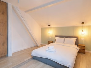 Iron/ironing board, WiFi, bed sheets - Fabryczna City Apartment (Katowice)