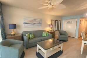 TV - PALM TREE PARADISE/PRIME LOCATION (Myrtle Beach)