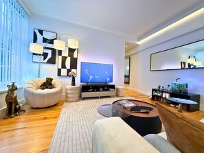 House | 1 bedroom - Luxurylondonstays - Cosy Mayfair Hideout on Prestigious Street (London)