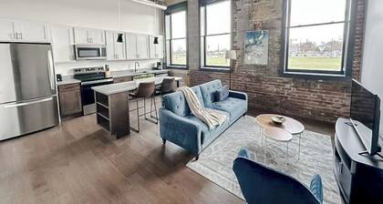 Sleepover | Stylish 1BD/1BA Loft - Newton