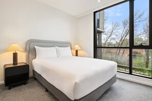 Apartment | 2 bedrooms, bed sheets - Brand-new 2-bed With Rooftop Access (Melbourne)