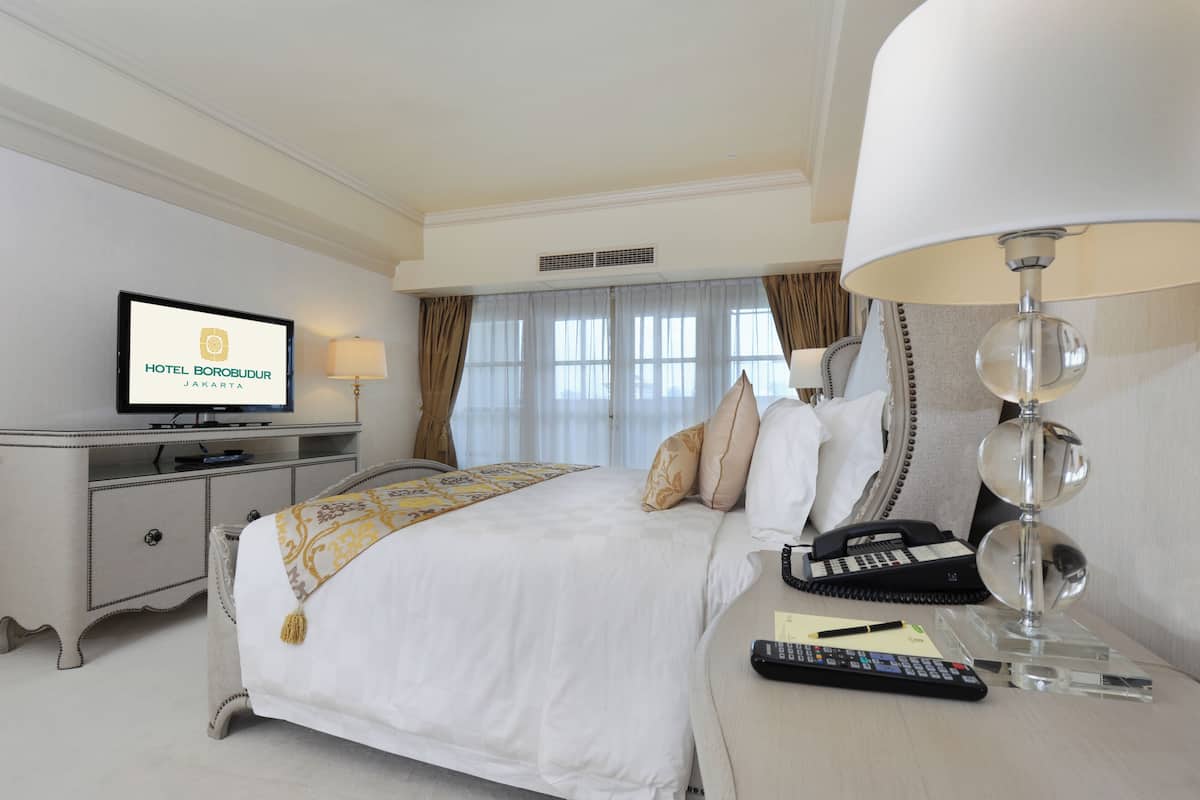 Royal Condo, City View | In-room safe, desk, iron/ironing board, free WiFi