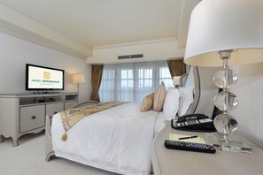 Presidential Suite, City View | In-room safe, desk, soundproofing, iron/ironing board