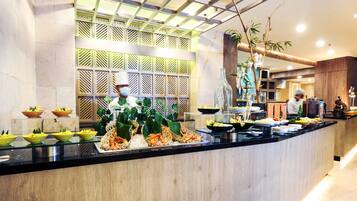 每日供應自助早餐 (每人 IDR398000)