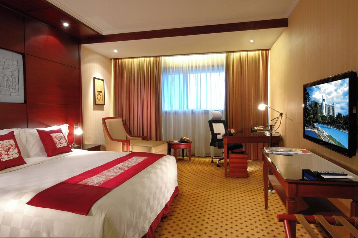 Deluxe Double Room, Pool View | In-room safe, desk, iron/ironing board, free WiFi