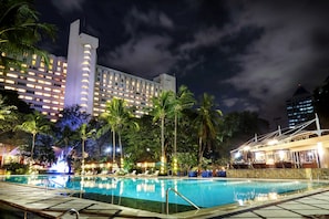 2 outdoor pools - Hotel Borobudur Jakarta (Jakarta)